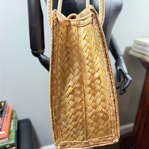 Straw Tote Bag with Red Accents - Picture 9 of 10